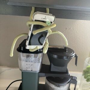 Bendable posable iPad iPhone phone gripper rubber for hands free or selfies y2k